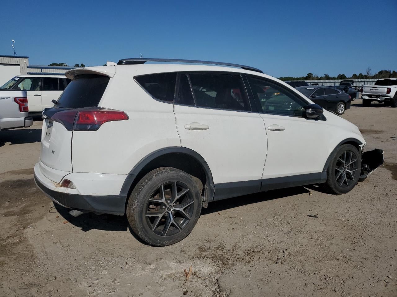 2018 Toyota RAV 4 - Image 3