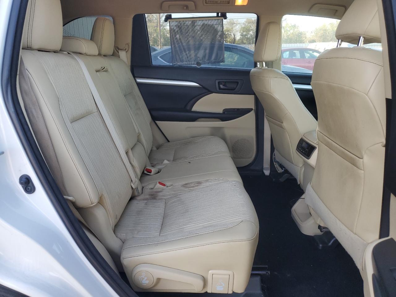 2015 Toyota Highlander - Image 11