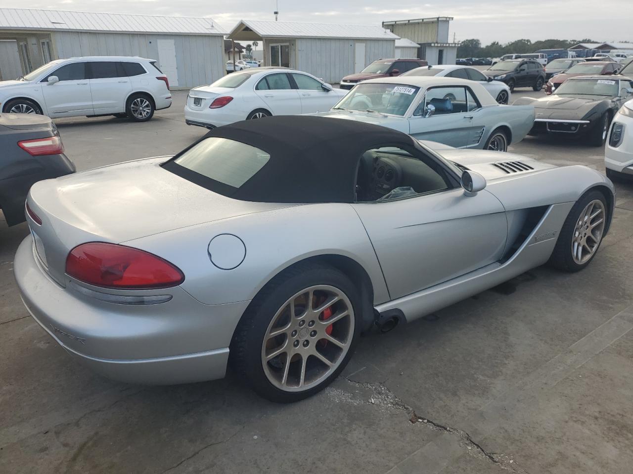2004 Dodge Viper - Image 3