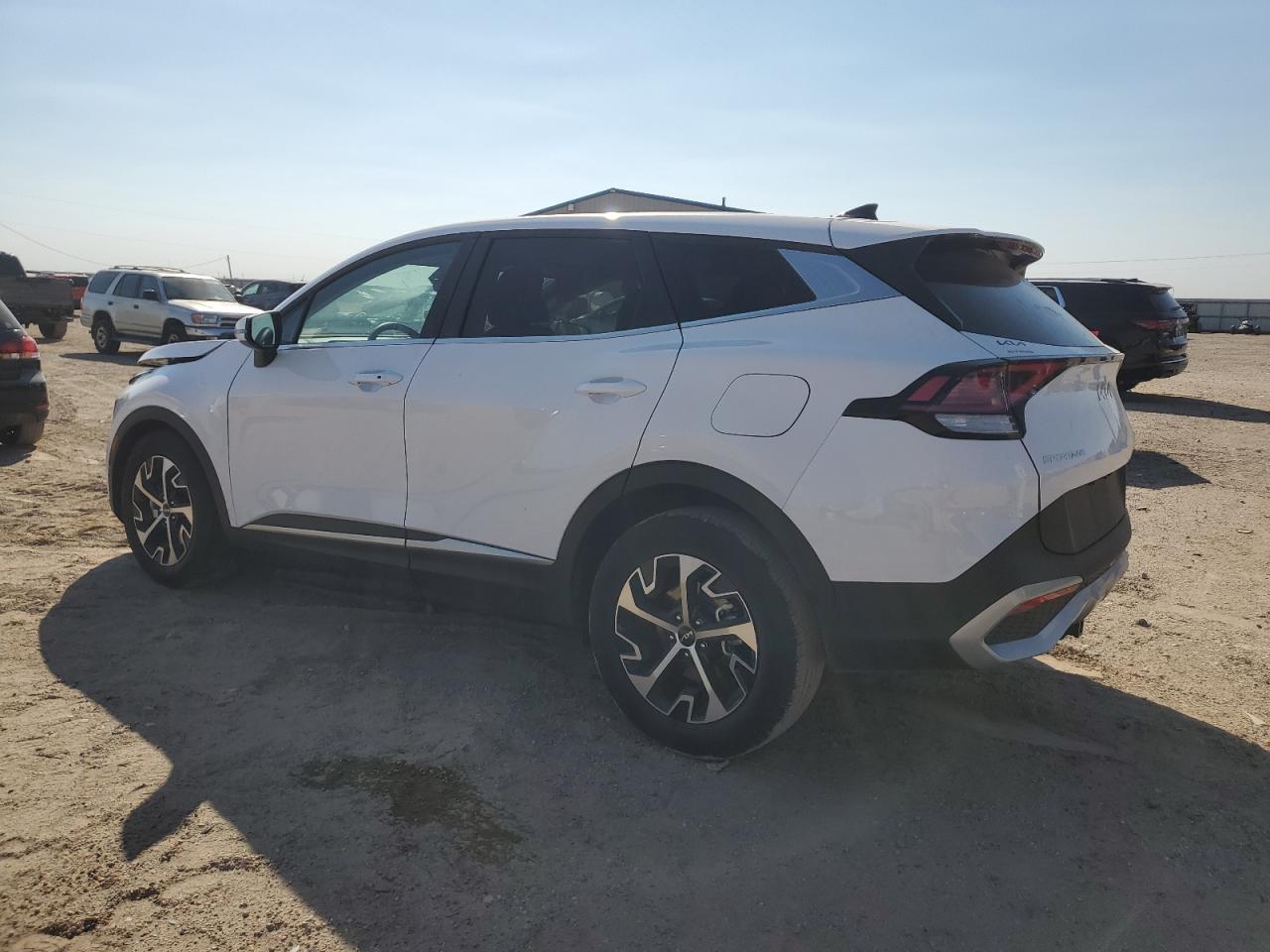 2024 Kia Sportage - Image 2