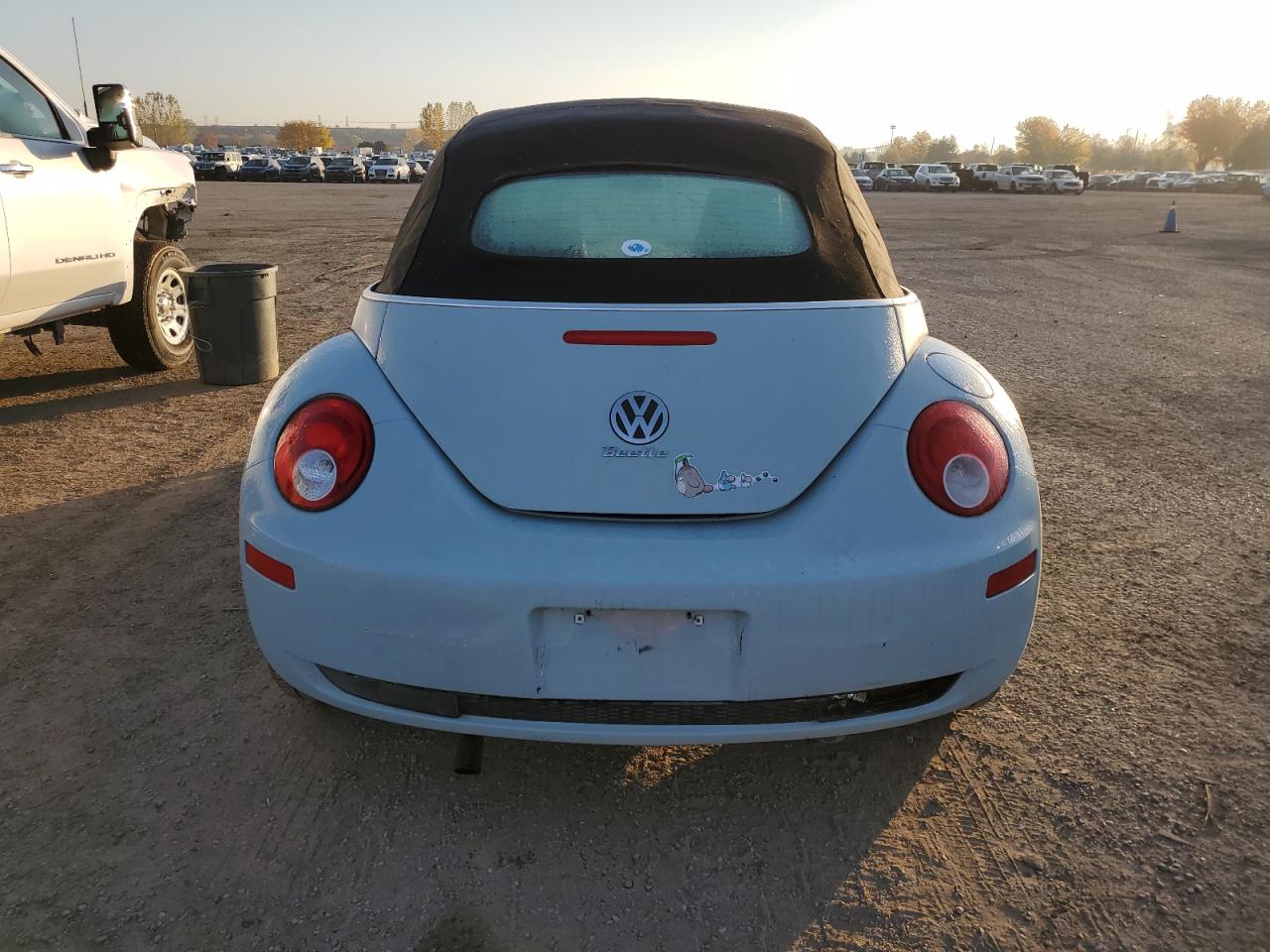 2006 Volkswagen New Beetle Convertible 2.5L VIN: 3VWRF21Y36M305470 Lot: 76891534