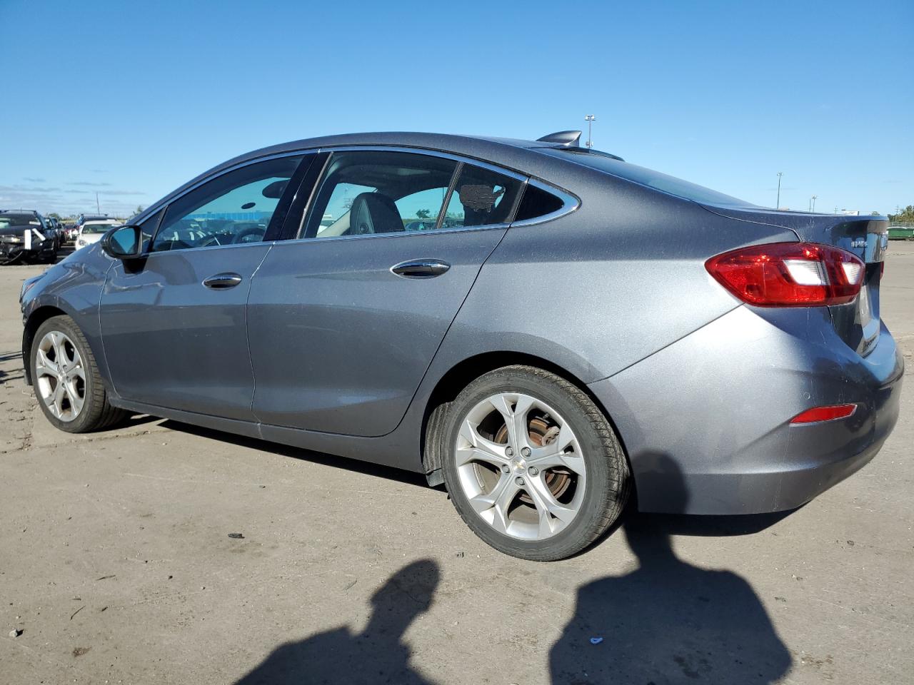 2018 Chevrolet Cruze - Image 2