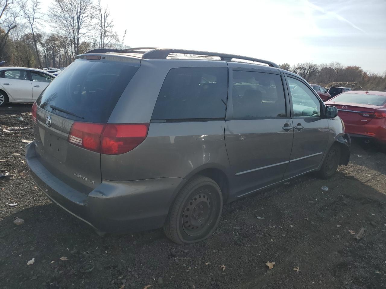 2004 Toyota Sienna - Image 3