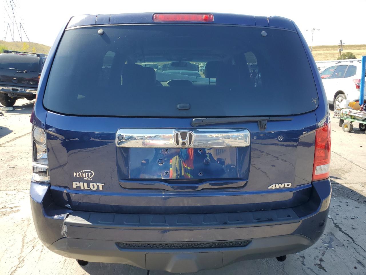 5FNYF4H2XFB017686 2015 Honda Pilot Lx