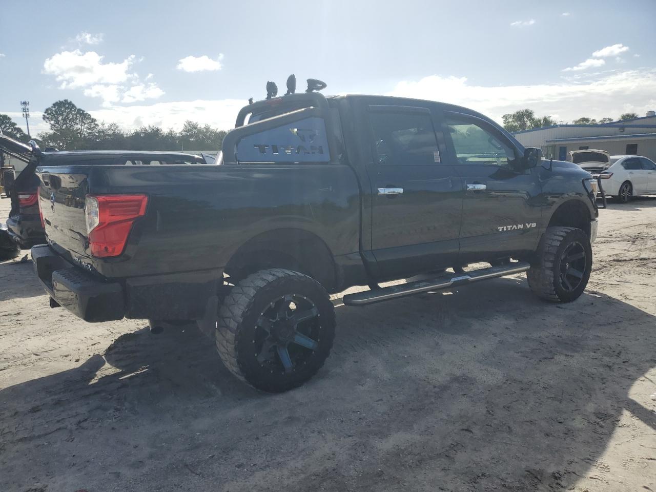 1N6AA1E53KN507215 2019 Nissan Titan Sv