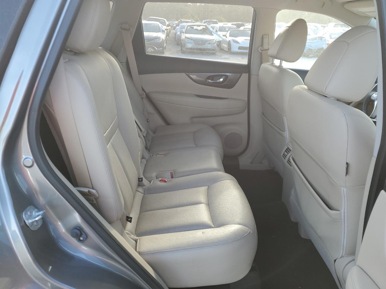 2016 Nissan Rogue - Image 11