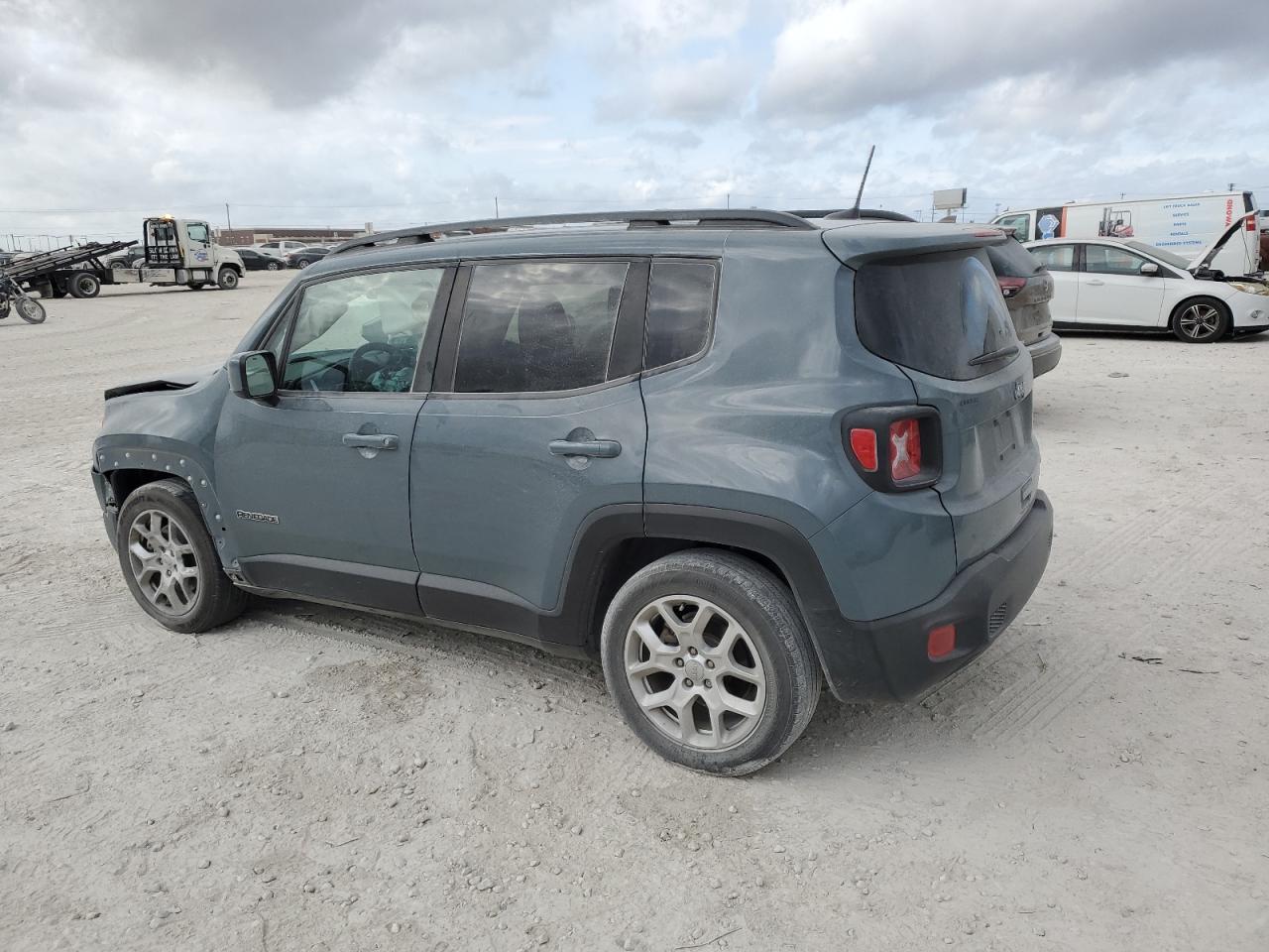 2018 Jeep Renegade - Image 2