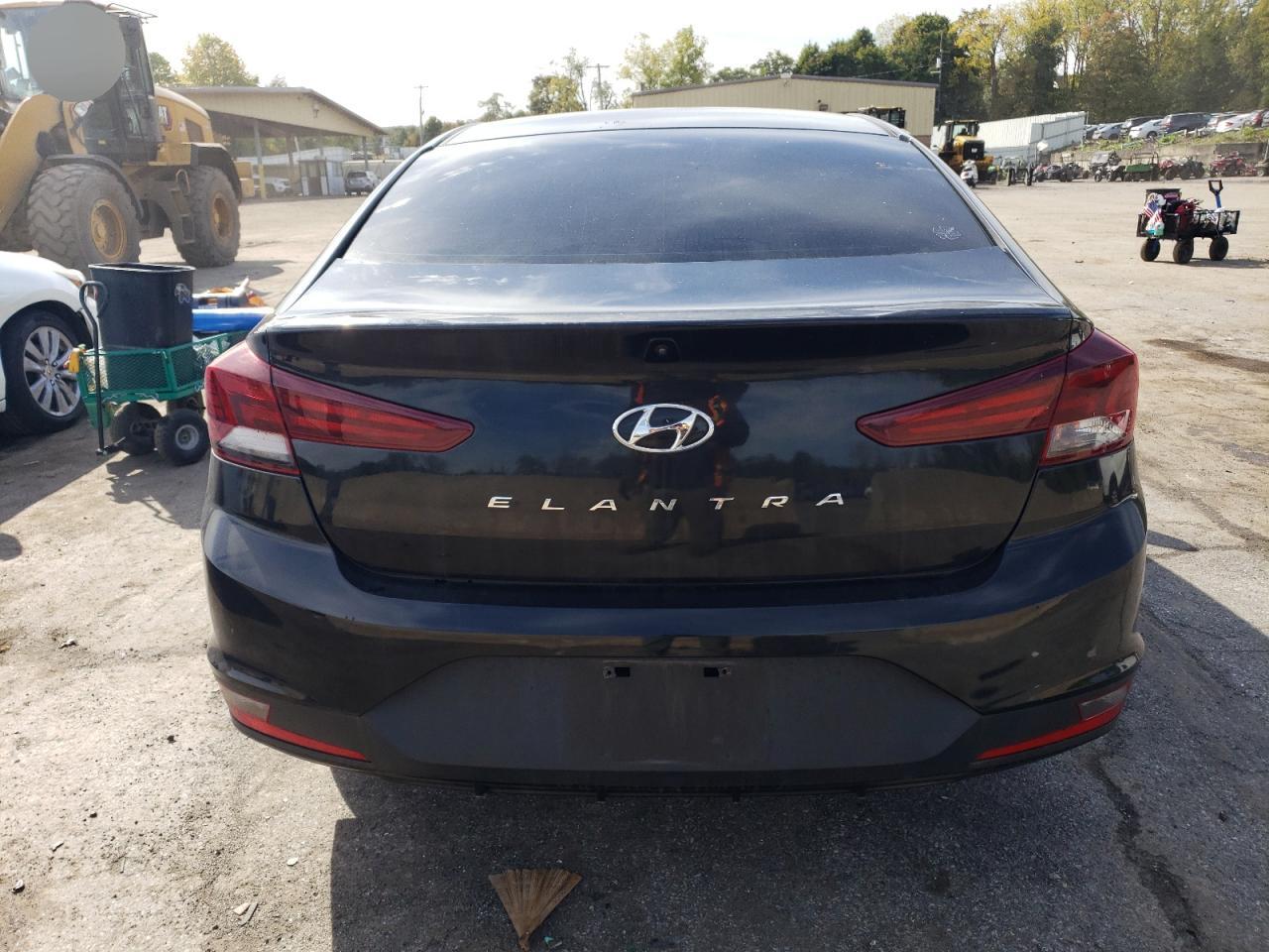 2019 Hyundai Elantra - Image 6