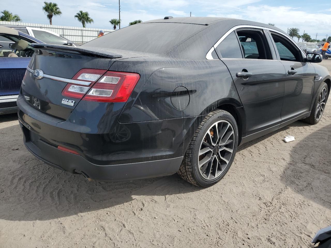 2017 Ford Taurus - Image 3