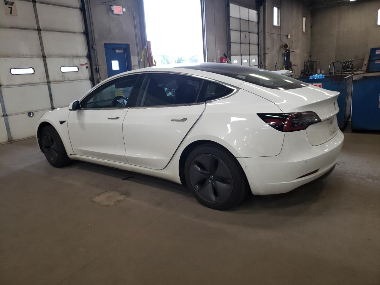 5YJ3E1EB2JF115457 2018 TESLA MODEL 3 - Image 2