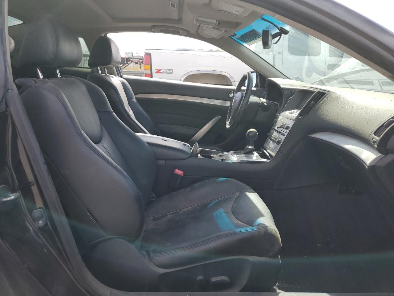 2015 Infiniti Q60 - Image 10