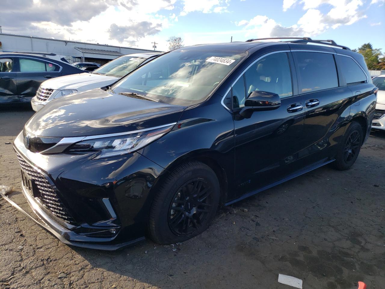 2021 Toyota Sienna - Image 1