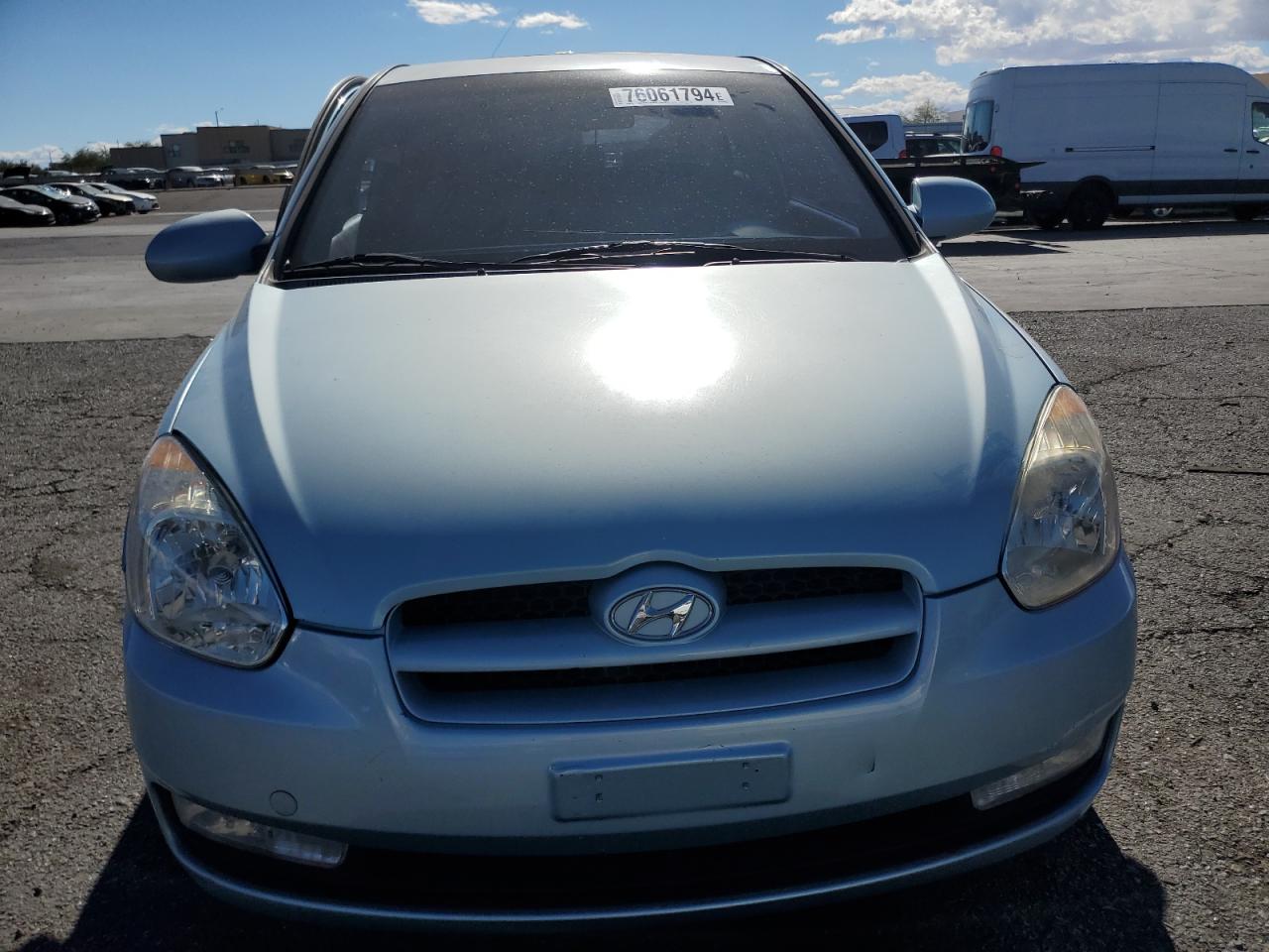 2009 Hyundai Accent - Image 5