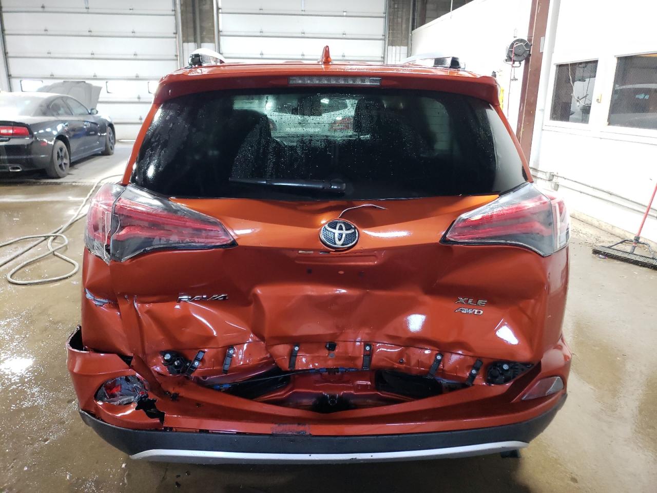 2016 Toyota Rav4 Xle VIN: JTMRFREV0GJ098255 Lot: 74272424