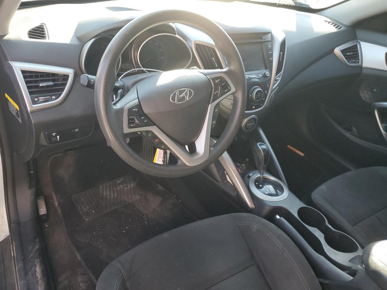 KMHTC6AD9GU257102 2016 Hyundai Veloster