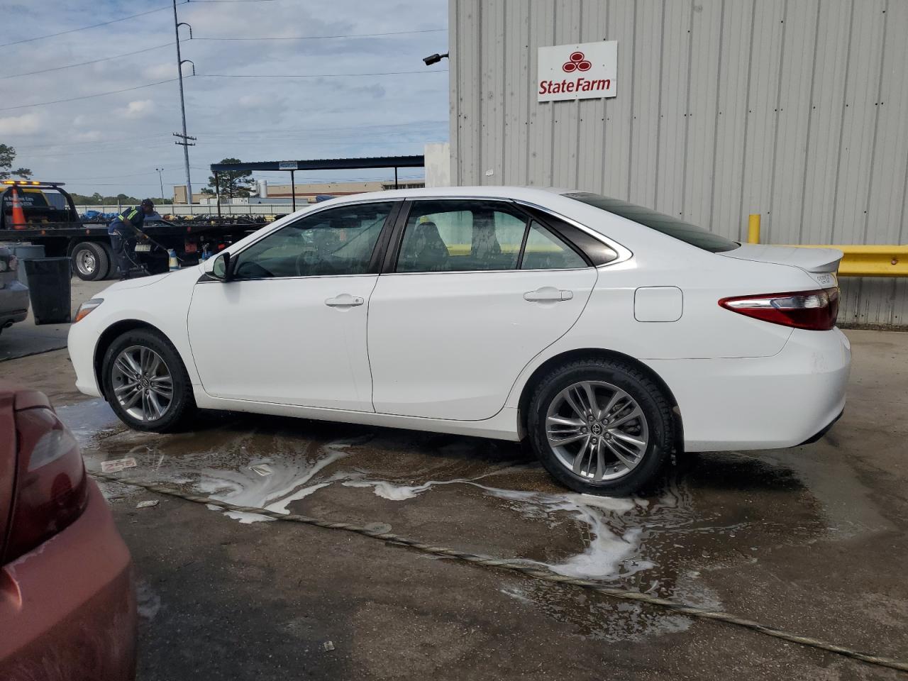 4T1BF1FKXHU782684 2017 TOYOTA CAMRY - Image 2