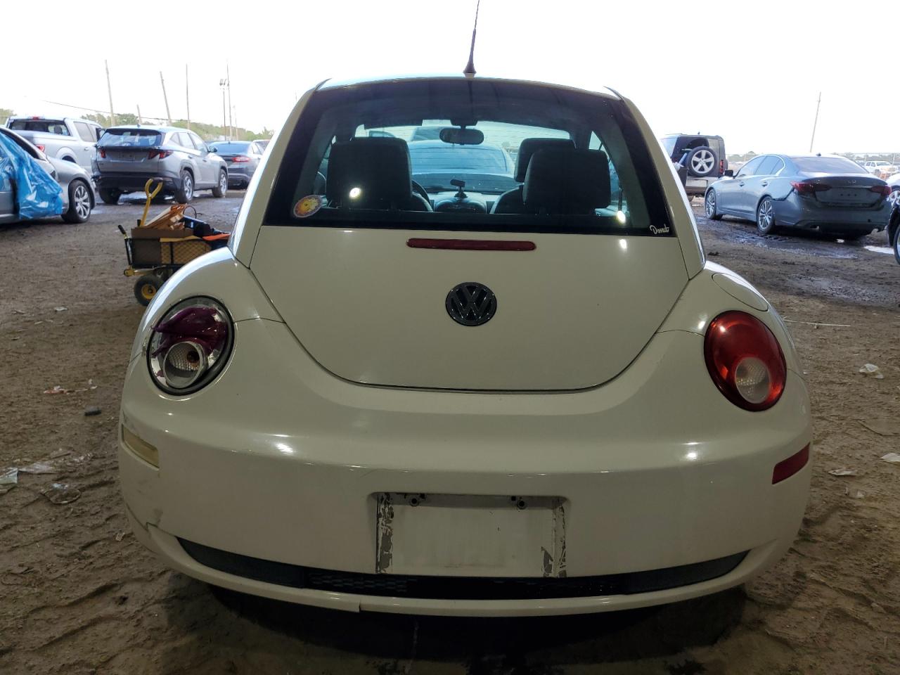 2010 Volkswagen New Beetle VIN: 3VWPW3AG0AM008802 Lot: 78657374