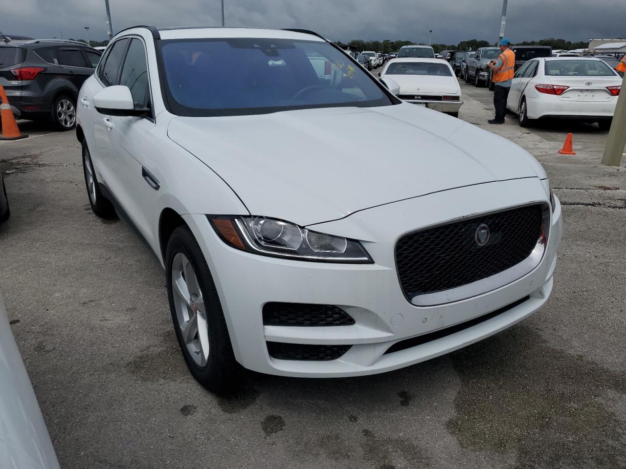 2019 Jaguar F-Pace - Image 4