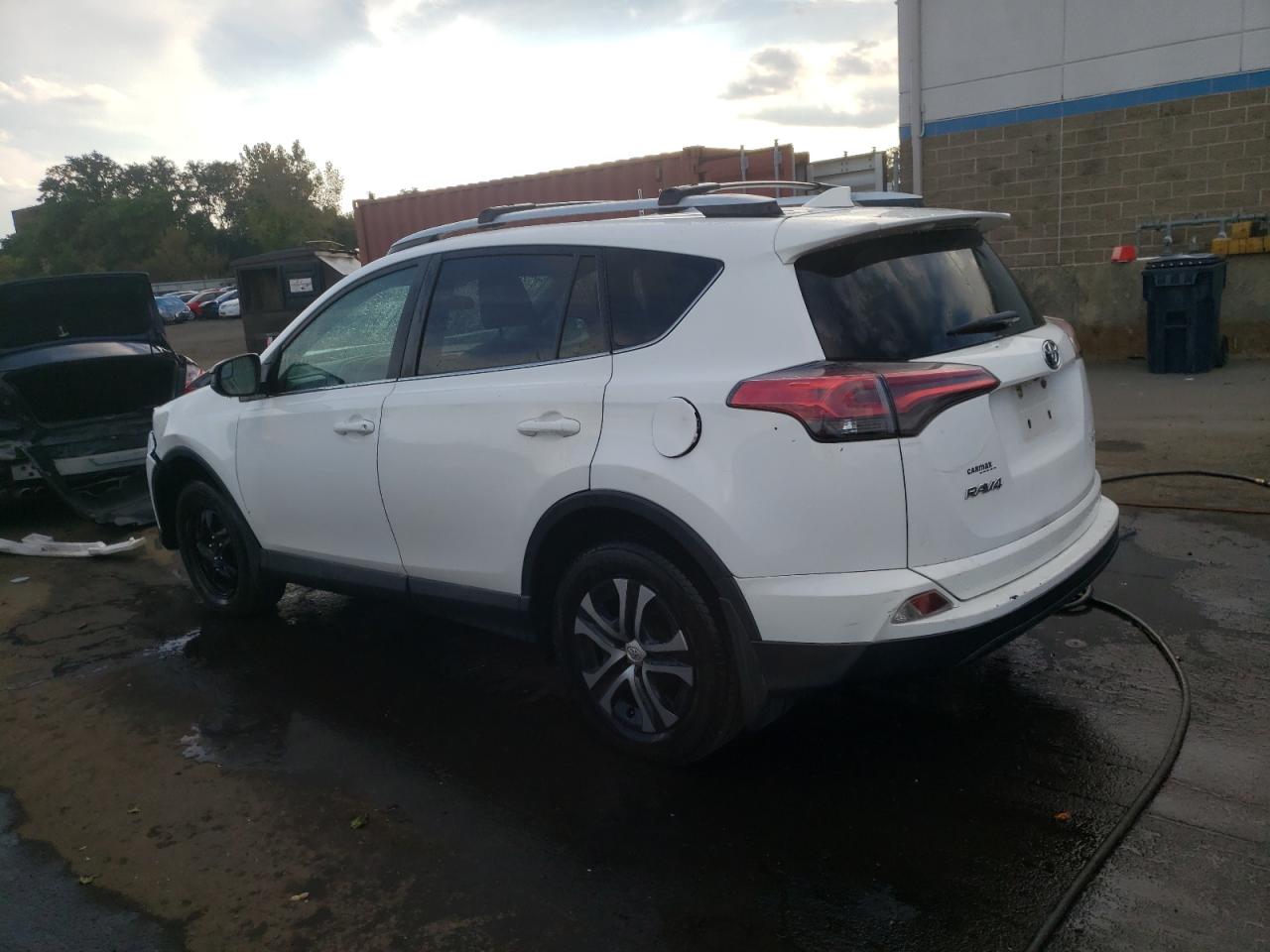 2T3BFREV4GW415490 2016 TOYOTA RAV 4 - Image 2