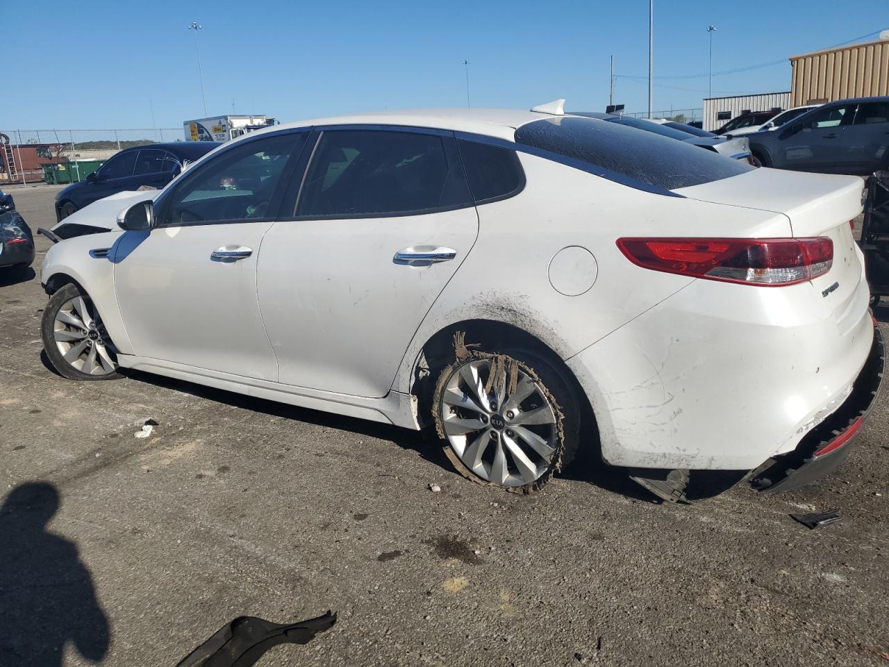 5XXGT4L3XJG265933 2018 Kia Optima Lx