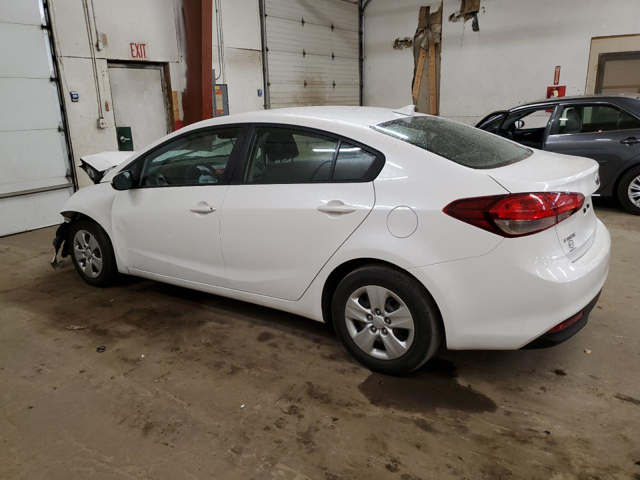 3KPFL4A75HE082329 2017 KIA FORTE - Image 2