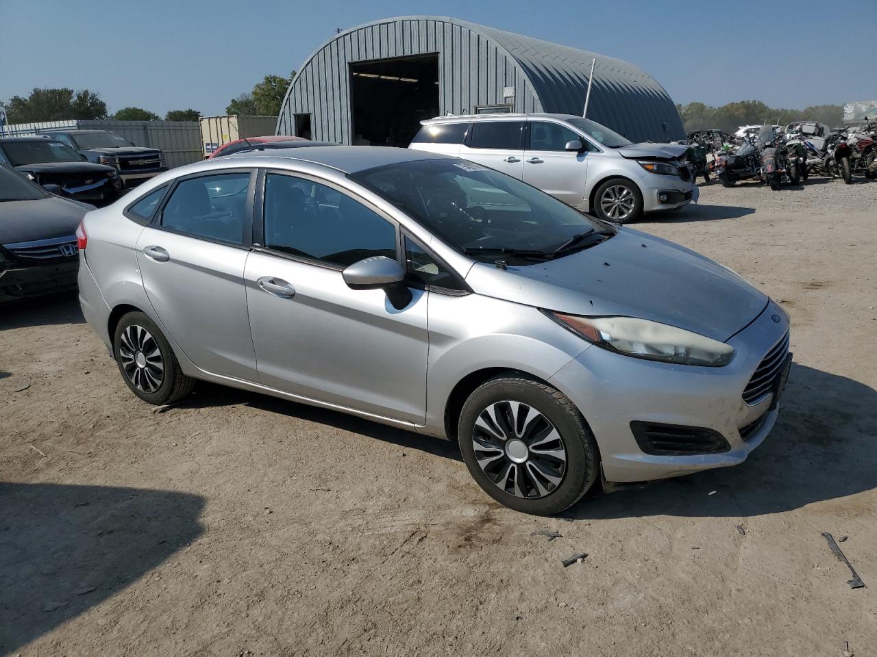 VIN 3FADP4AJ6FM110669 2015 FORD FIESTA no.4