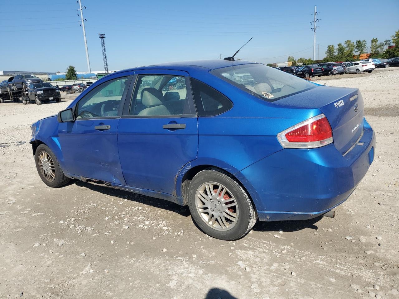 2010 Ford Focus - Image 2