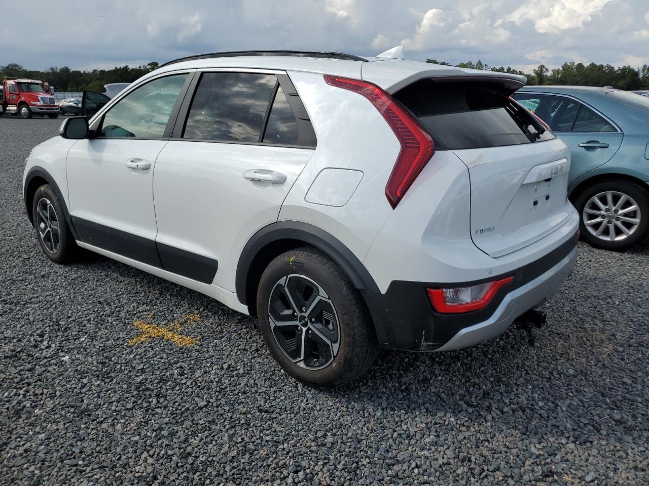 2024 Kia Niro - Image 2