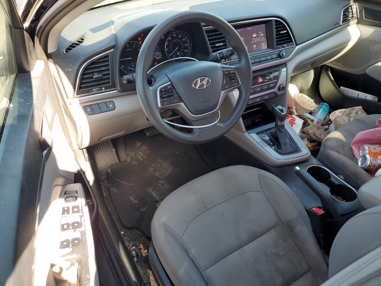 2017 Hyundai Elantra - Image 8