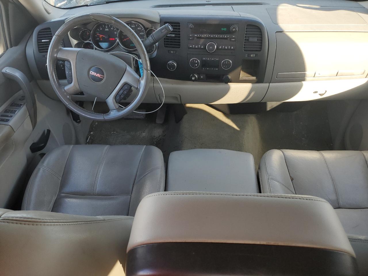2011 GMC Sierra - Image 8