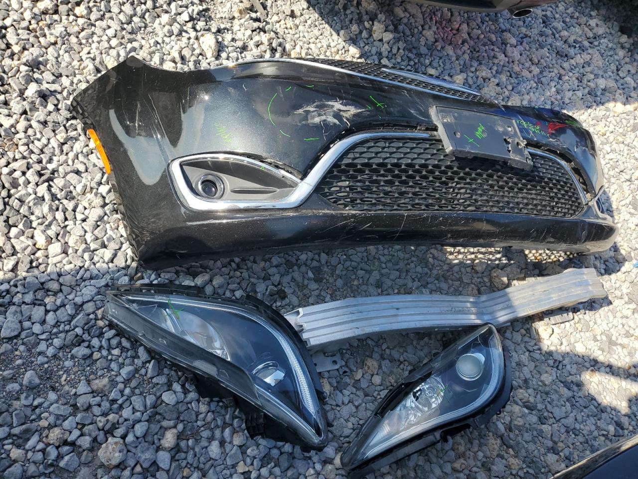 2019 Chrysler Pacifica - Image 12