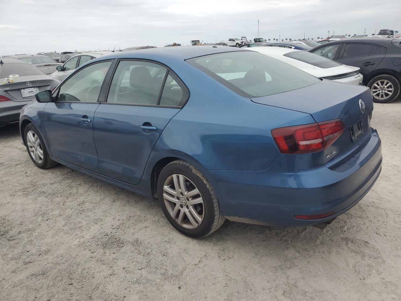2018 Volkswagen Jetta - Image 2