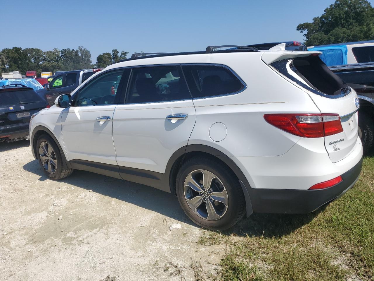 KM8SM4HF7FU118993 2015 HYUNDAI SANTA FE - Image 2