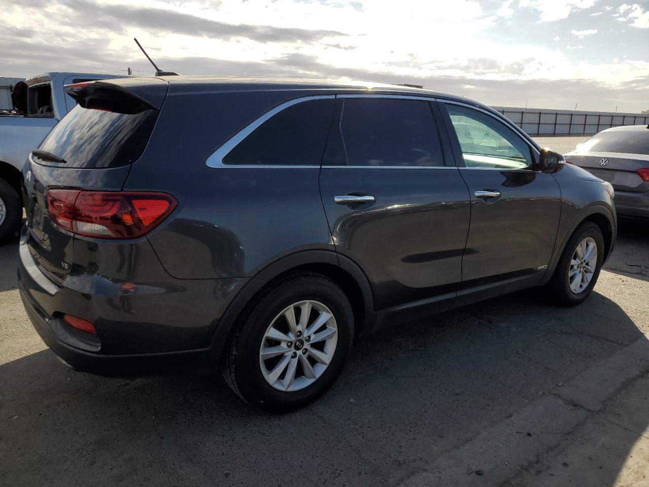 VIN 5XYPGDA55KG465138 2019 KIA SORENTO no.3