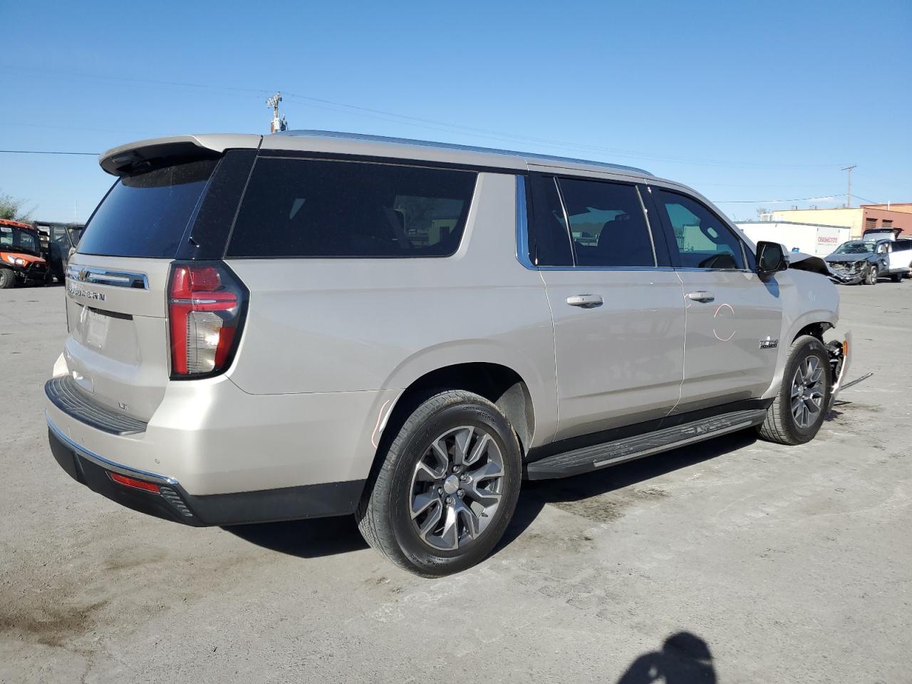 2021 Chevrolet Suburban - Image 3