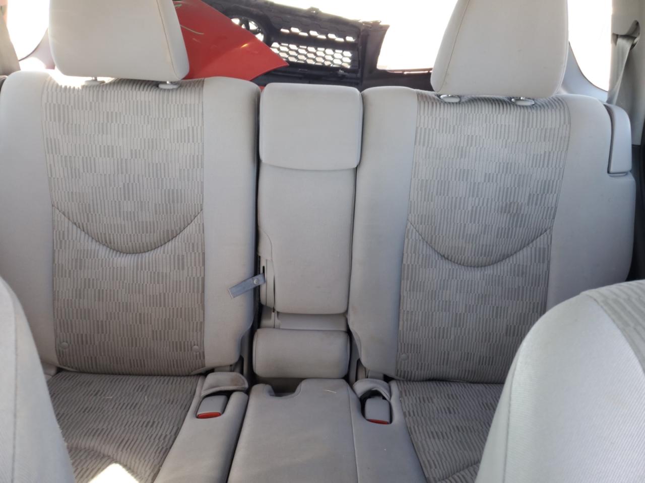 2012 Toyota RAV 4 - Image 10