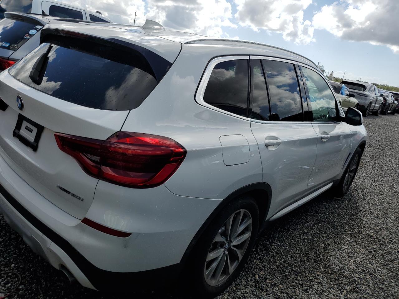 VIN 5UXTR9C50KLD92947 2019 BMW X3 no.3