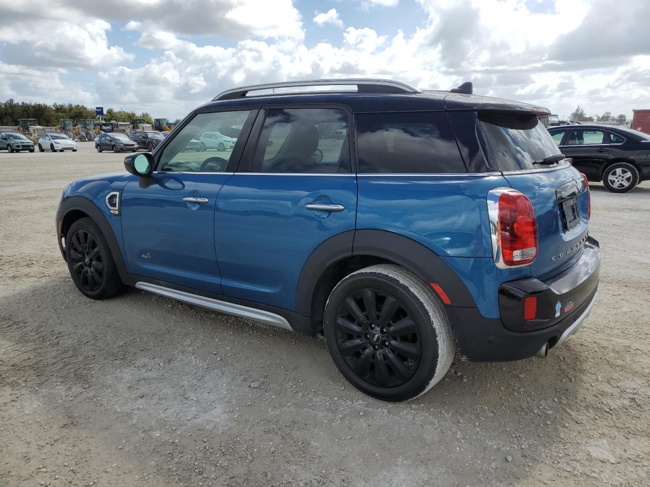 2020 MINI Cooper - Image 2