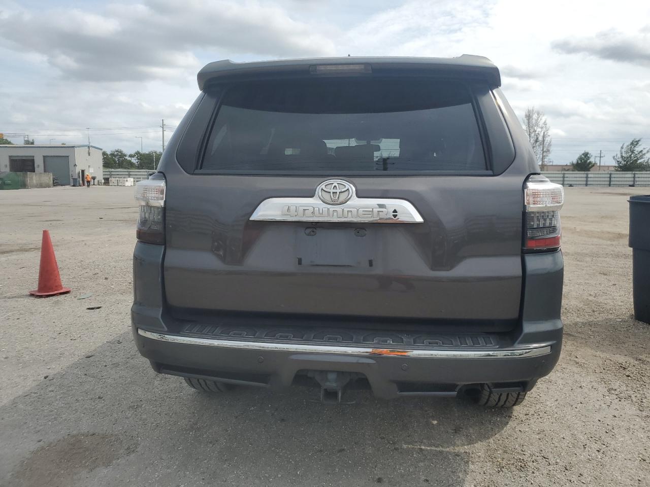 2017 Toyota 4Runner - Image 6