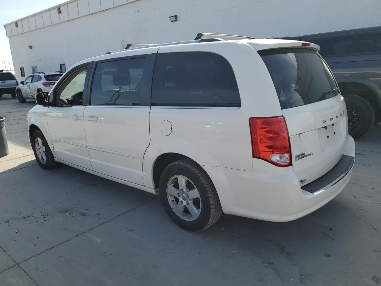 2011 Dodge Caravan - Image 2