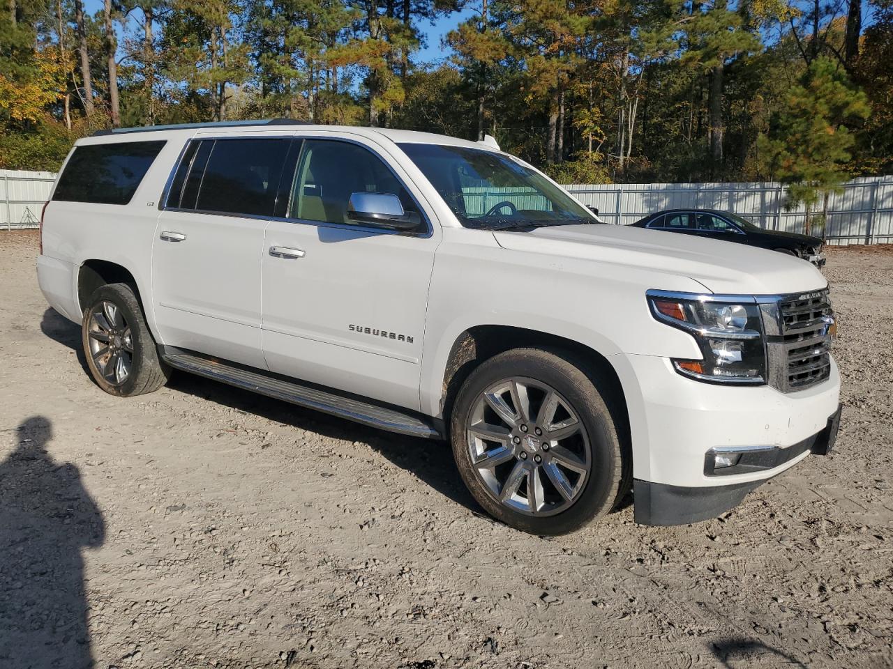 2015 Chevrolet Suburban - Image 4
