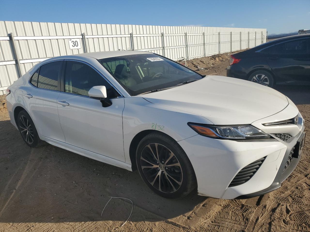 VIN JTNB11HK4J3038344 2018 TOYOTA CAMRY no.4