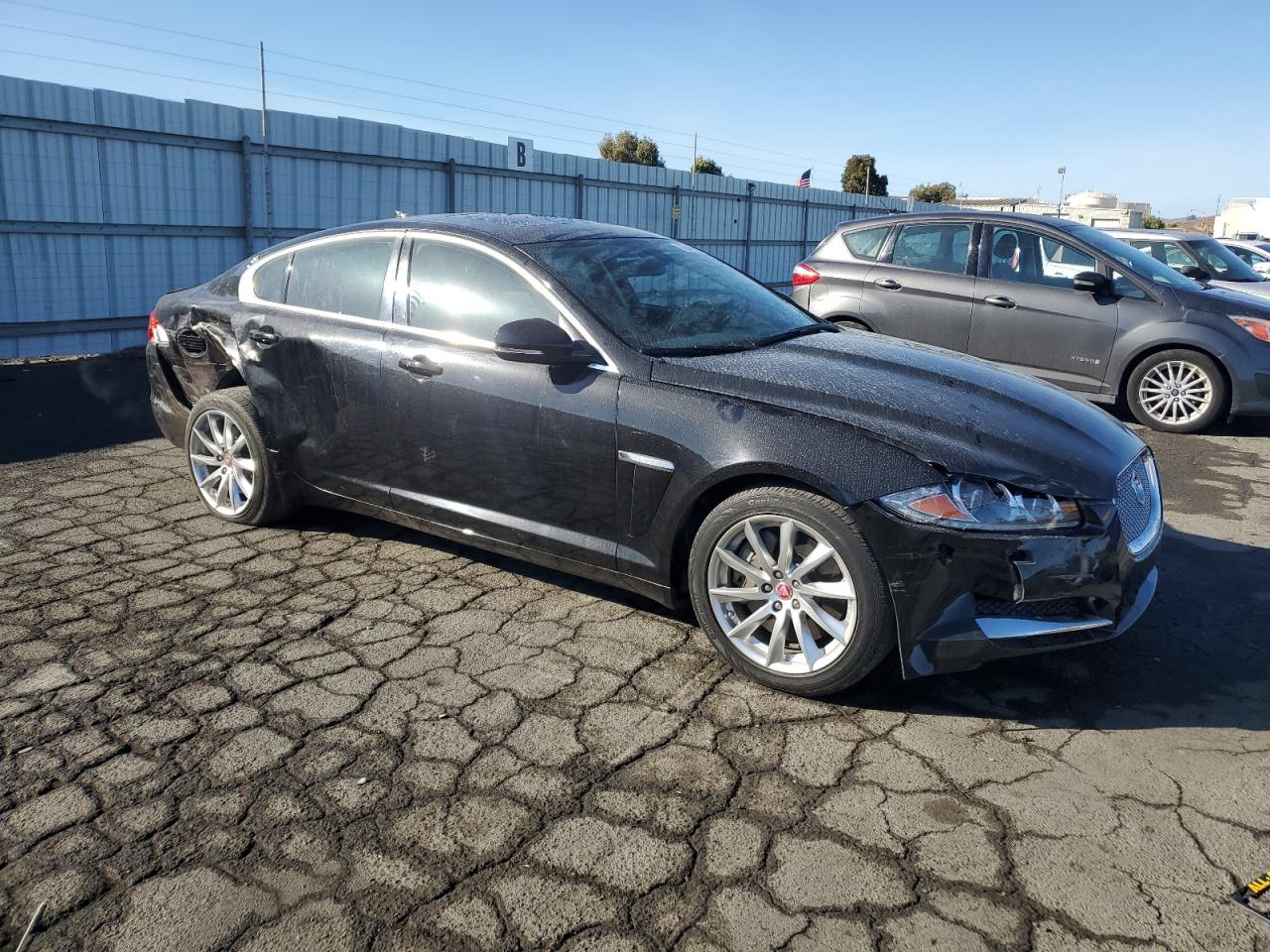 2015 Jaguar XF - Image 4