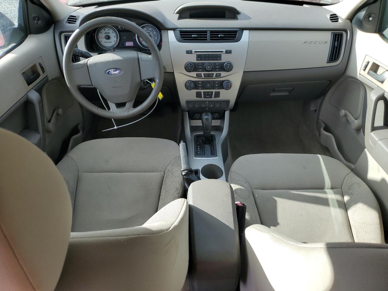 2010 Ford Focus - Image 8