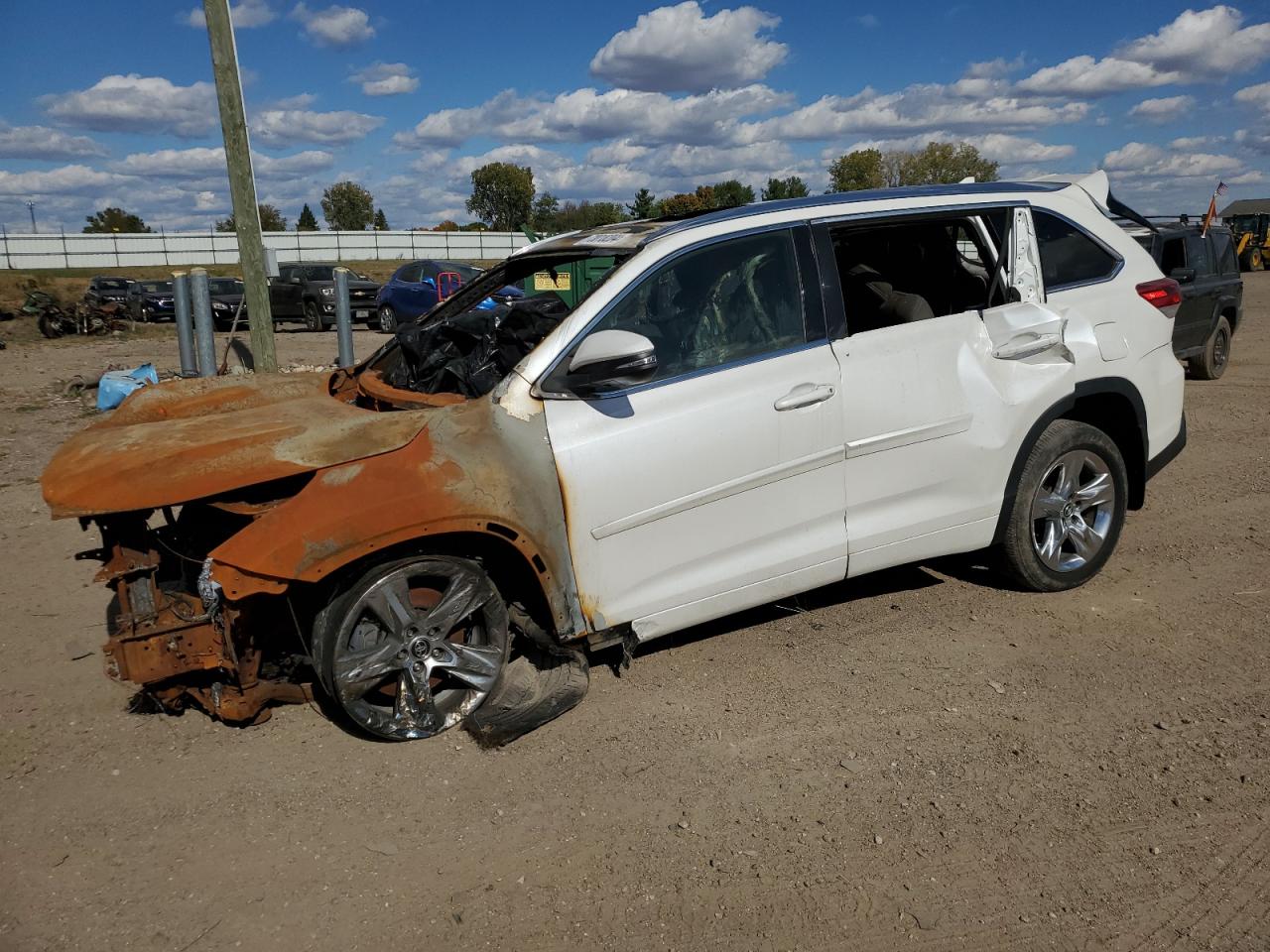 5TDDZRFH7KS991805 2019 TOYOTA HIGHLANDER - Image 1