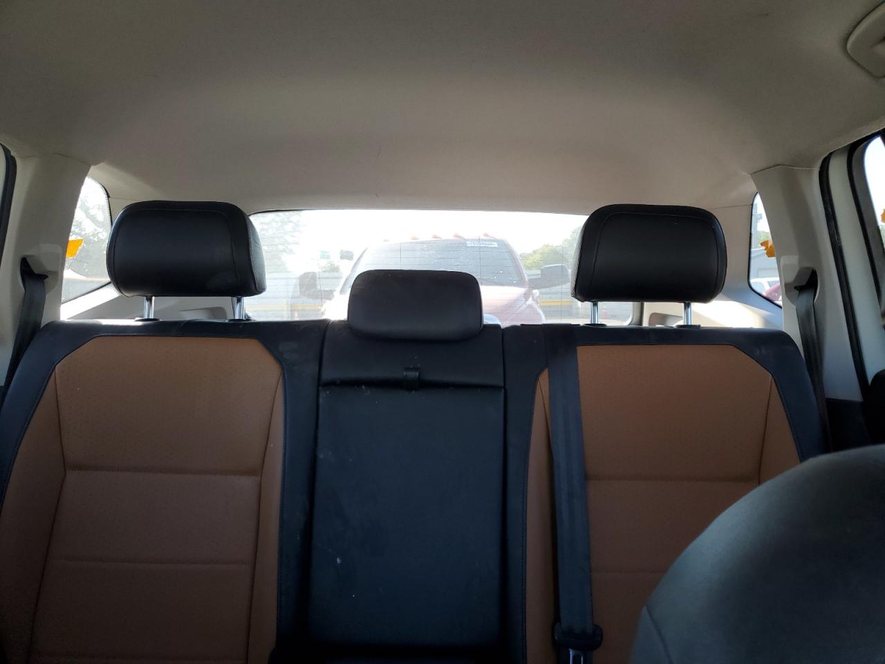 2018 Volkswagen Tiguan - Image 10