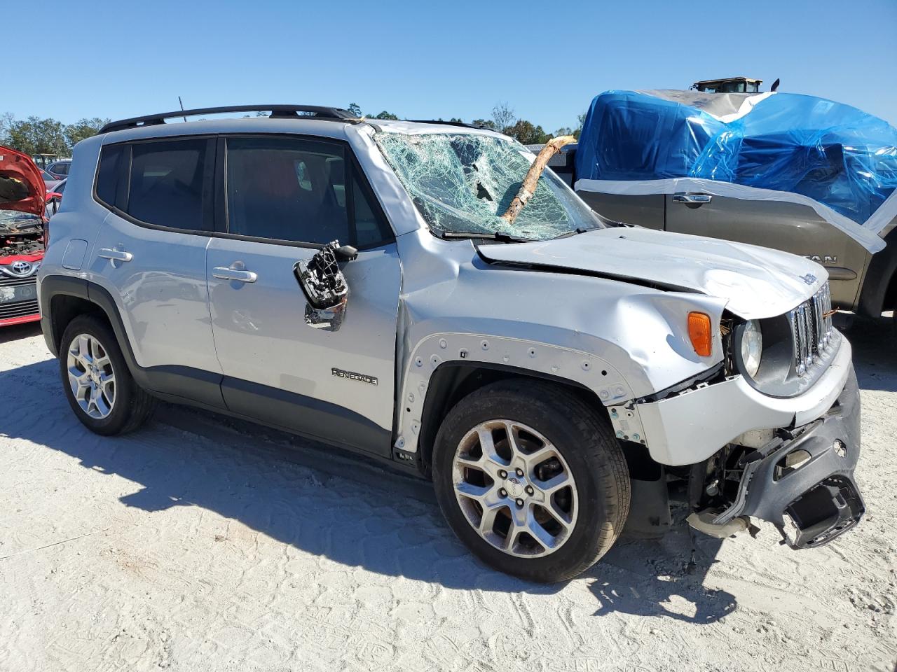 2018 Jeep Renegade - Image 4