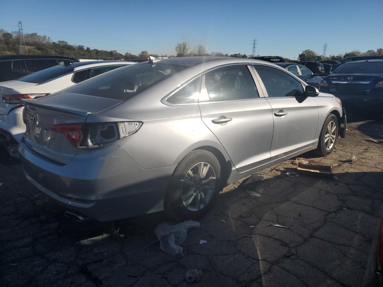 2016 Hyundai Sonata - Image 3