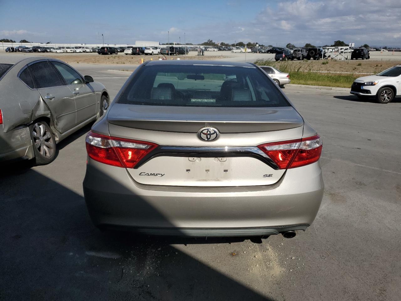 2016 Toyota Camry Le VIN: 4T1BF1FK4GU511070 Lot: 76419564