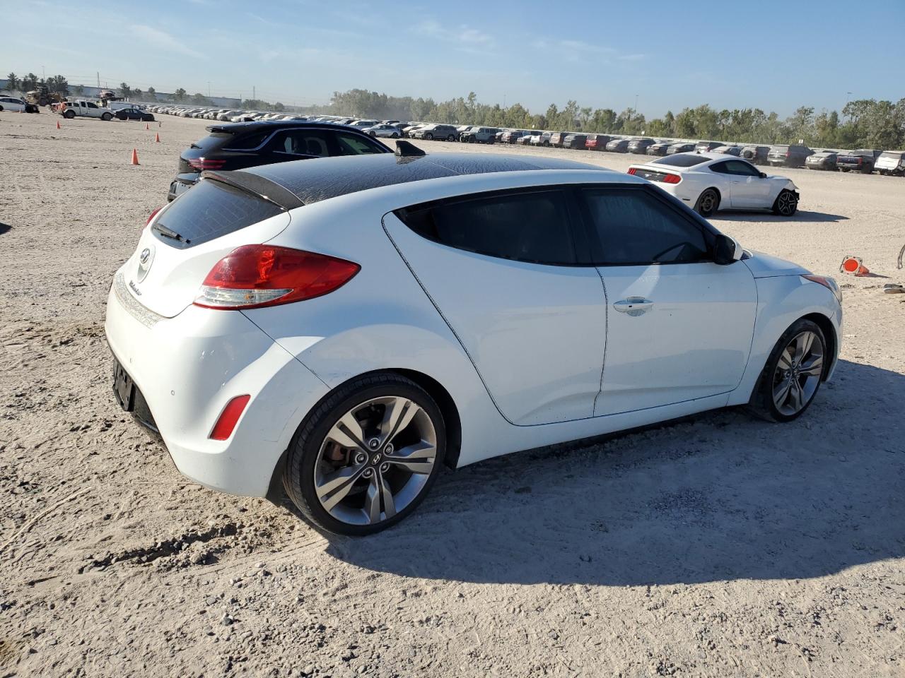 2012 Hyundai Veloster - Image 3